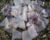 Foto del paso 1 de la receta: Arroz con chipirones y bonito