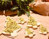 A picture of step 4 of Vegan Tree biscuits with pistachio crumb 🌱🌲.
