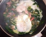 Foto del paso 3 de la receta: Express de huevos, bacon y espinacas😍
