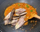 Foto langkah ke 5 dari resep 33. Sambal Pindang Kemangi.