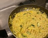 Une image de l'étape 4 de Courgette curry au lait de coco.