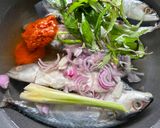 Gambar langkah 1 resipi Asam Rebus Ikan Kembung.