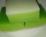 รูปขั้นตอนการทำที่ 6 ของ ขนมชั้นใบเตยกะทิสด (Steamed Pandan Layer Cake)