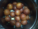 सूजी खोया मिक्स काला जामुन (Suji khoya mix kala jamun recipe in hindi)