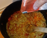 Foto del paso 3 de la receta: Arroz en salsa de tomate y sobrasada