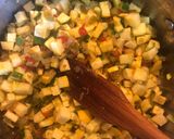 Foto del paso 4 de la receta: Pisto en salsa de pimientos choriceros