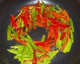 Foto del paso 3 de la receta Tallarines chinos con pollo y soja