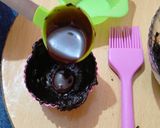 A picture of step 3 of Oreo chocolate lava cake.