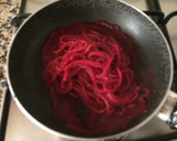 Foto del paso 4 de la receta: Espaguetis con pesto de remolacha
