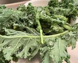 Foto del paso 1 de la receta: Chips de kale picantes