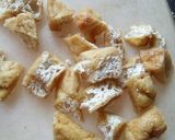 A picture of step 1 of Tahu Gejrot (Indonesian Fried Tofu with Sweet, Savoury, Sour, Spicy Dressing).