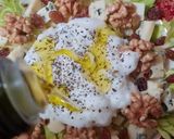Foto del paso 4 de la receta: Ensalada de apio, nueces, pasas rubias y queso azul + agua de apio 💧 (receta de aprovechamiento)