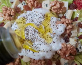 Foto del paso 4 de la receta: Ensalada de apio, nueces, pasas rubias y queso azul + agua de apio 💧 (receta de aprovechamiento)