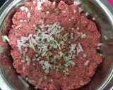 Foto del paso 2 de la receta: Hamburguesa casera con cebolla caramelizada