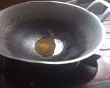Foto langkah ke 2 dari resep Tumis Oyong Telur.