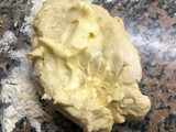 Pan dulce trenzado, con semillas de sésamo