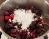 Erdei gyümölcsös mascarpone álomtorta 🎂🫐🍓🍇 recept fázis 6 fotója