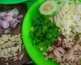 Foto langkah ke 1 dari resep Nasi goreng ayam.