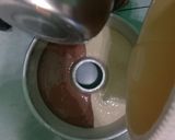 Foto langkah ke 6 dari resep Marmer Cake ala Pak Sahak (all in one method).