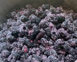 صورة لخطوة 2 من وصفة مربى التوت الاسود (mulberry jam)