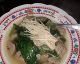 Foto langkah ke 7 dari resep Sayur bening enoki.
