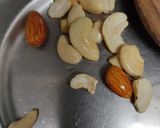 A picture of step 1 of Apple halwa.