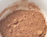 A picture of step 3 of Milky Chocolate Cocoa Rice Ball.