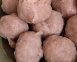 Foto langkah ke 1 dari resep Sup Bakso Kapri Makaroni.