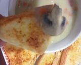 Foto langkah ke 5 dari resep Mushroom soup with garlic bread.