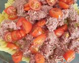 Une image de l'étape 2 de Salade de pâtes en vinaigrette corned de beef.