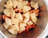 A picture of step 4 of Mashed bananas with potatoes.
