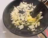 Szuper gyors sajtos-paradicsomos penne recept fázis 2 fotója