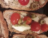 Foto del paso 2 de la receta: Bruschetas caprese 🍅🥖🧀