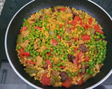Foto del paso 4 de la receta: Paella de aprovechamiento en un plis plas,de costilla de cerdo adobada