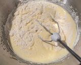 Une image de l'étape 7 de Gâteau-miroir en forme de cœur 3D, fourré à la fraise et à la mousse à la vanille.
