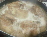Foto del paso 4 de la receta: Contramuslos de pollo encebollados