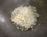 A picture of step 2 of Aloo Palak.