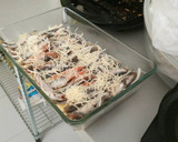 Foto del paso 1 de la receta: Boquerones al horno con patatas panaderas, cebolla y queso fundido