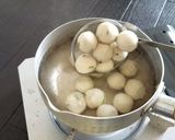 Foto langkah ke 4 dari resep Cilok isi abon ayam bumbu kacang.