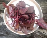 A picture of step 1 of Laal Saag.
