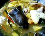 Foto langkah ke 7 dari resep Sup Kepala Ikan Salmon, bumbu geprek.