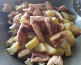कच्चे केले की ग्रेवी (kacche kele ki sabzi recipe in Hindi) रेसिपी चरण 1 फोटो