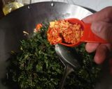 Foto langkah ke 4 dari resep Tumis Daun Singkong Ikan Teri.