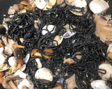 Foto del paso 4 de la receta: Spaghetti de merluza Pescanova con almejas del Pacífico y variado de setas