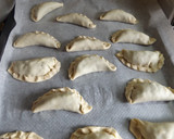 Foto del paso 2 de la receta: Empanadillas de espinacas y quesos