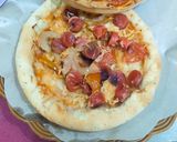 Foto langkah ke 10 dari resep Pizza mini sosis panggang.