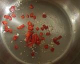Foto del paso 2 de la receta: Salsa de tomates natural con papitas fritas 🍝