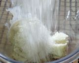 A picture of step 3 of Biscuit Milk shakes 3 types.