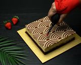 Foto langkah ke 13 dari resep TANPA TERIGU TANPA MIXER TANPA OVEN | CAKE KETAGIH SUPER LEMBUT.
