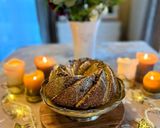 Une image de l'étape 7 de Gâteau au Tahini, enrobé du sésames.